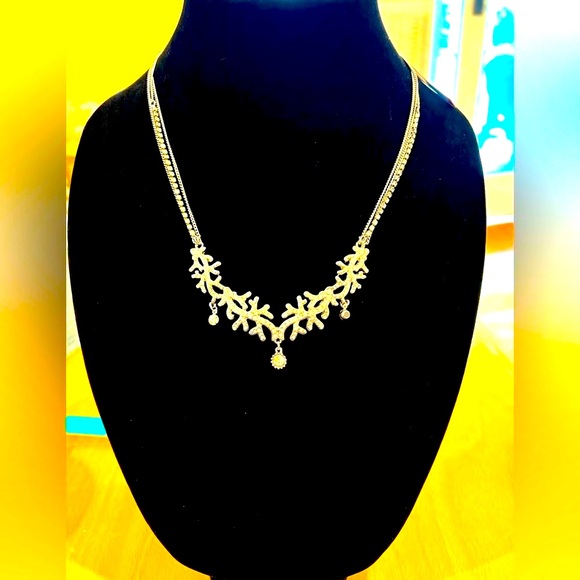 NWT Betsey Johnson Frozen Princess Necklace - Picture 2 of 6